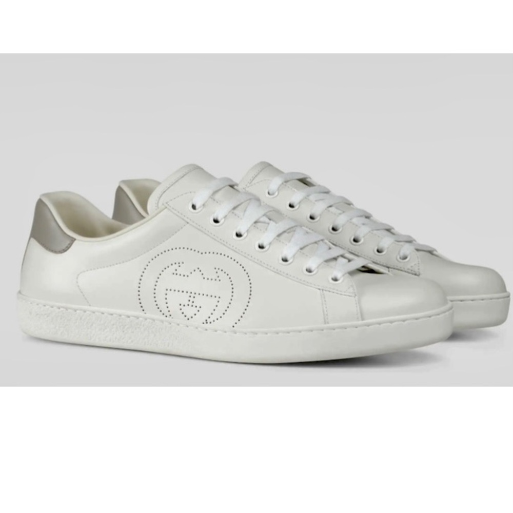 Gucci Men's Ace sneaker w/ Interlocking G. Size Printed are 9 but The fit is 10